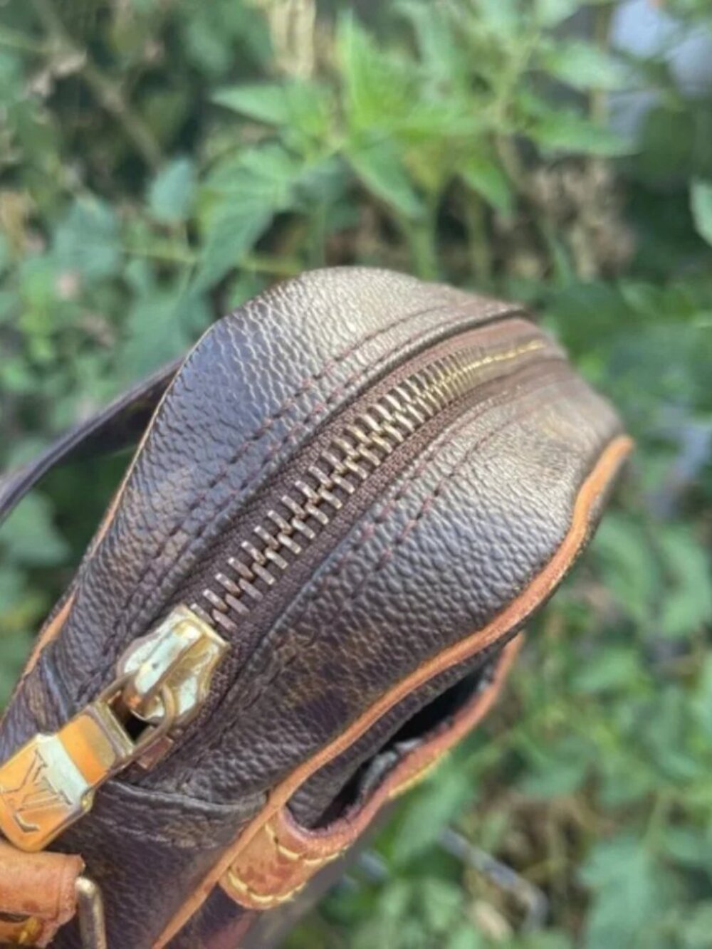 Louis Vuitton danube pm crossbody bag - Picture 10 of 14